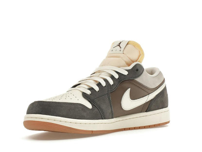 Jordan 1 Low SNKRS Day Korea Magpie (2023) White/Grey-Gum FD0399-004 - savito