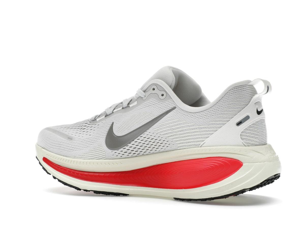 Nike Vomero 18 Platinum Tint Siren Red Light Smoke Grey Metallic Pewter HM6803-001 - savito