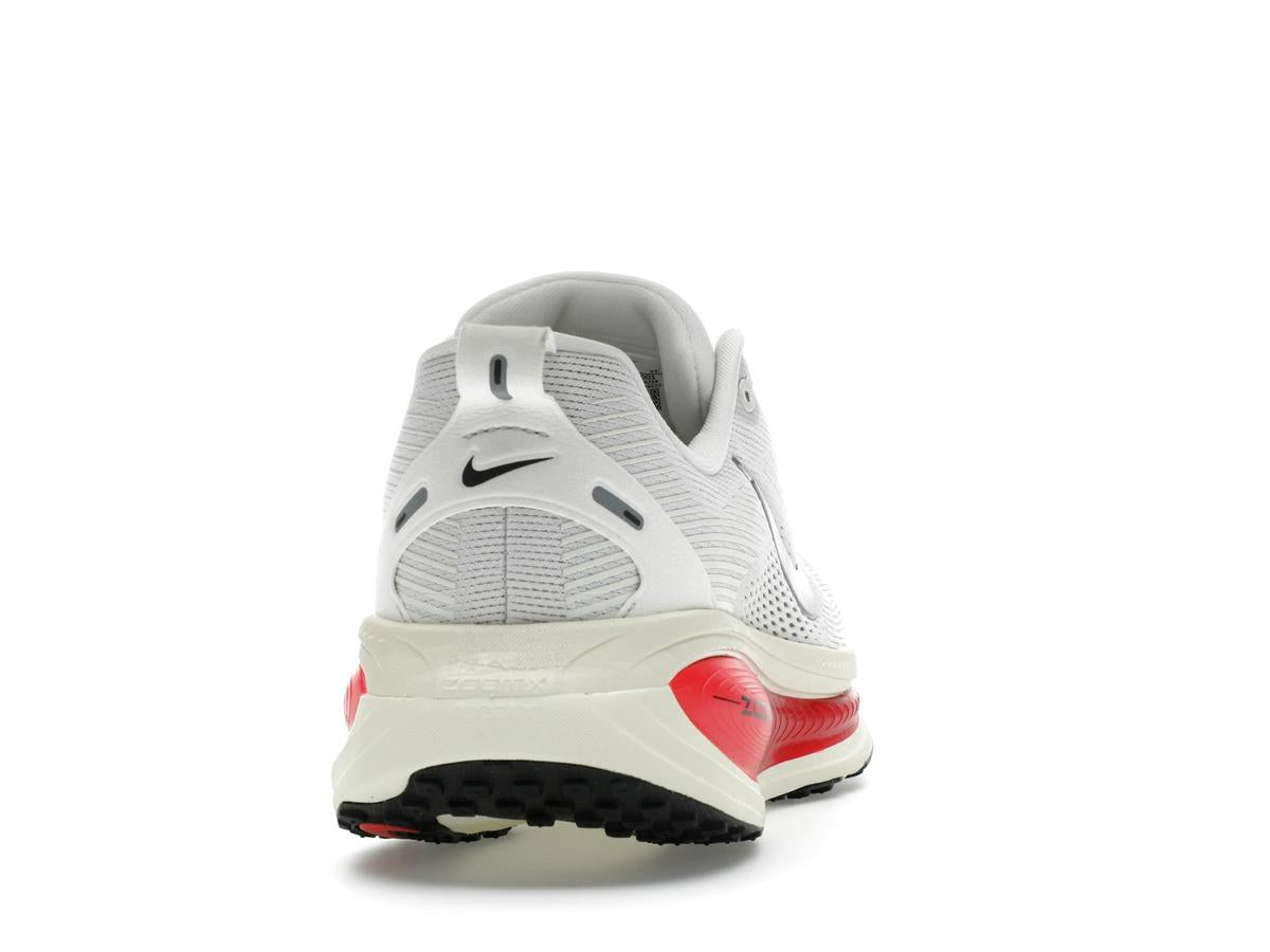 Nike Vomero 18 Platinum Tint Siren Red Light Smoke Grey Metallic Pewter HM6803-001 - savito